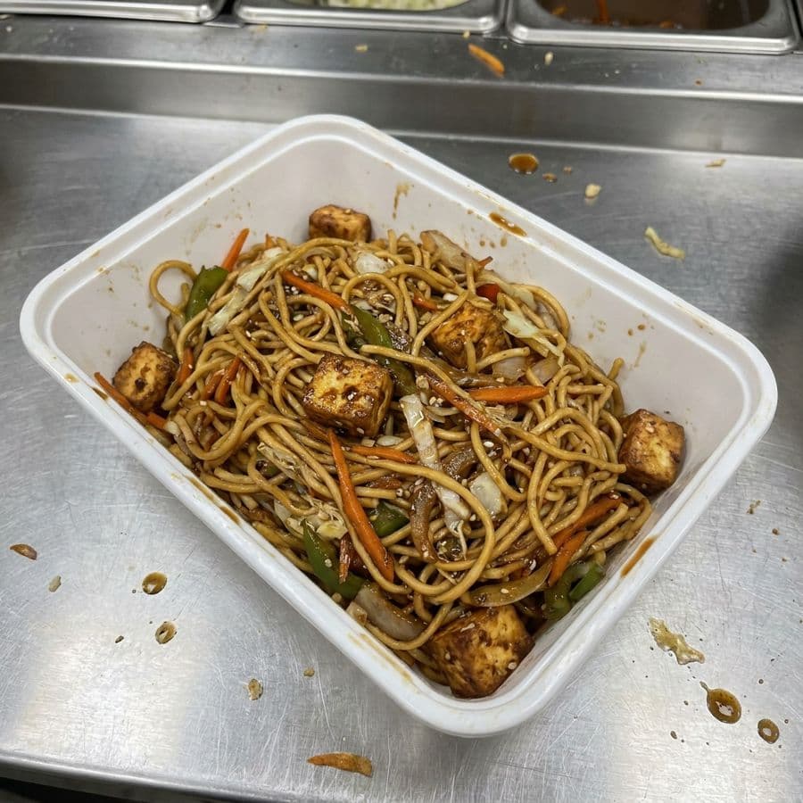 Classic Paneer Chow Mein