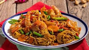 Chilli Garlic Prawn Chow Mein