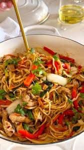 Szechuan Soya Chaap Chow Mein