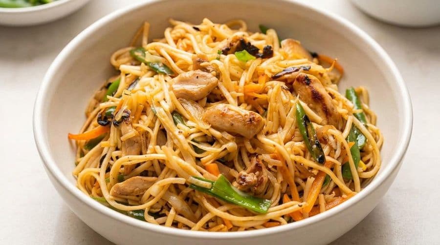 Chilli Garlic Chicken Chow Mein