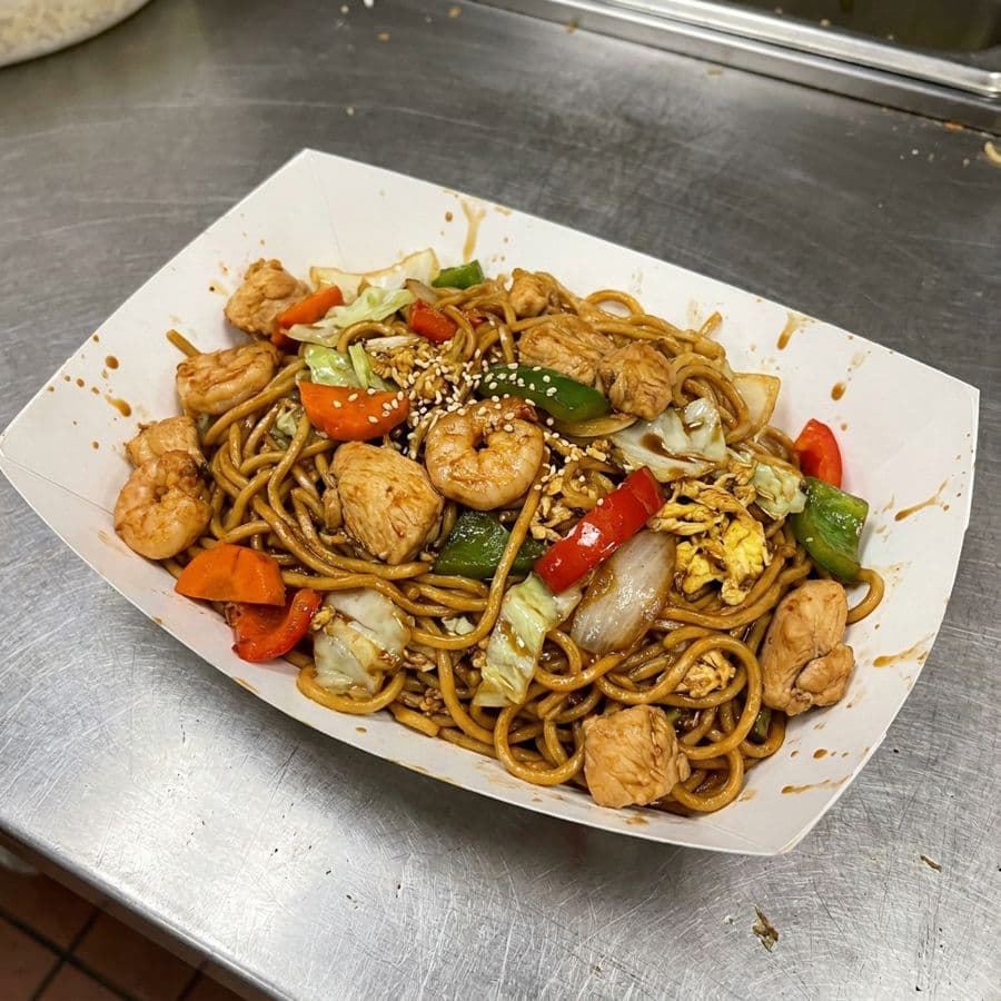 Classic Mixed Protein Chow Mein
